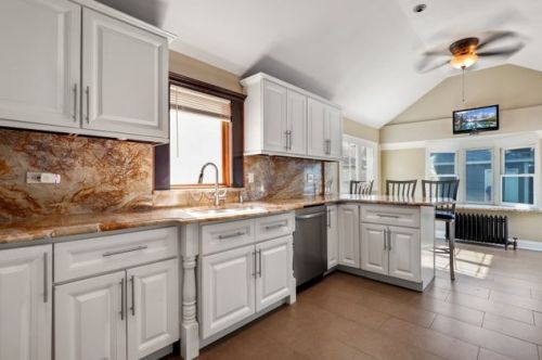 3427 61 St, Chicago IL 60629-3605 exterior