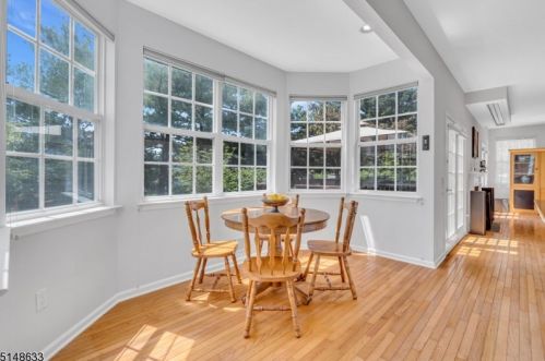 33 Heinrick Way, Bridgewater NJ 08807-5660 exterior