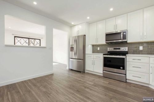 56 Linwood Ave, Cresskill NJ  07626-2104 exterior