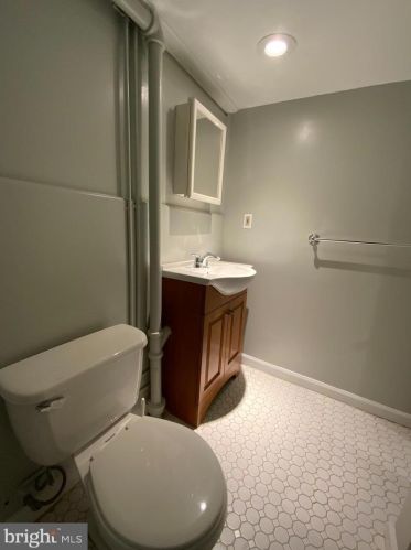 1316 W St, Washington DC 20009-1107 exterior