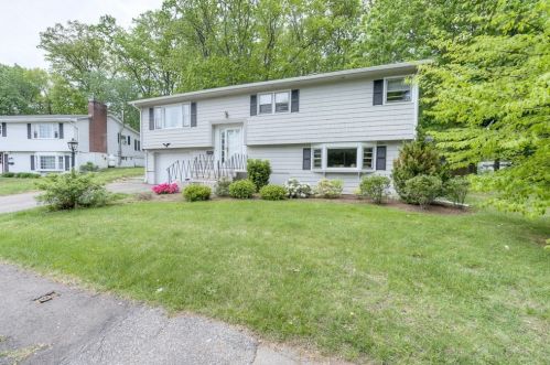 31 Leslie Rd, Worcester, MA 01605-1025