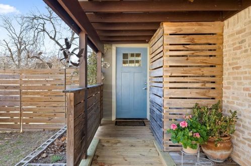 2409 Comburg Castle Way, Austin TX 78748-5259 exterior