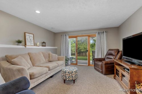 1631 Lisa Dr, Byron Township MI 49315-8122 exterior