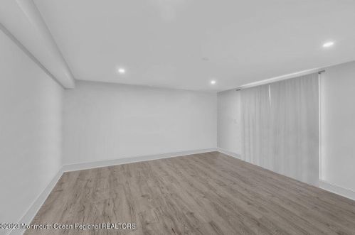 400 Newark Ave, Point Pleasant Beach NJ 08742-4141 exterior