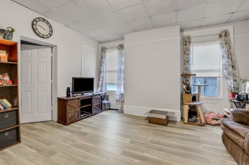 60 Noxon St, Poughkeepsie NY 12601-4130 exterior