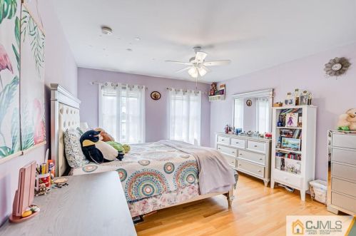 16 Sonia Ct, Edison NJ 08820-4443 exterior