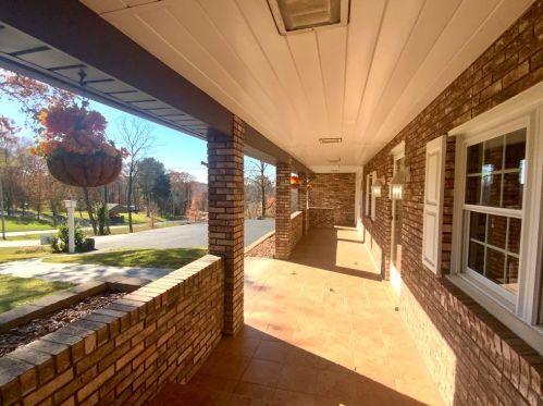 2594 Us Route 30, Hookstown PA 15050-1415 exterior