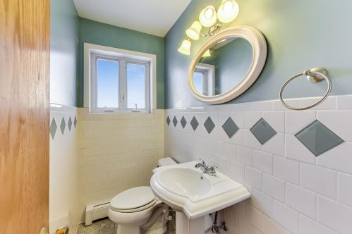 8336 Berwyn Ave, Chicago IL 60656-1430 exterior