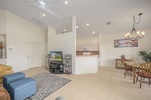 316 Springview Loop, Fort Pierce FL 34986-2665 exterior