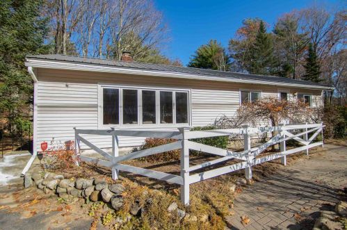 11 Bow Bog Rd, Concord NH 03304-4001 exterior