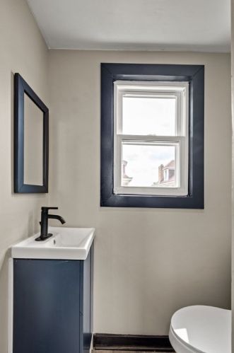 61 Mainsgate St, Pittsburgh PA 15205-2247 exterior