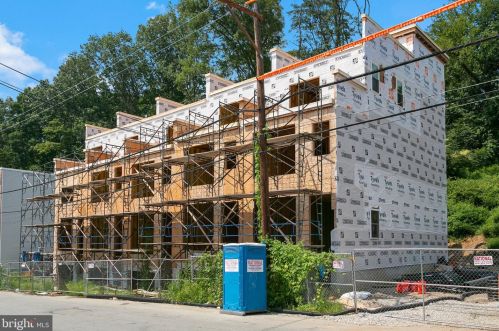 242 Fountain St, Philadelphia PA 19128-4508 exterior