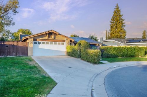 8008 Selkirk Dr, Bakersfield, CA 93309-4272