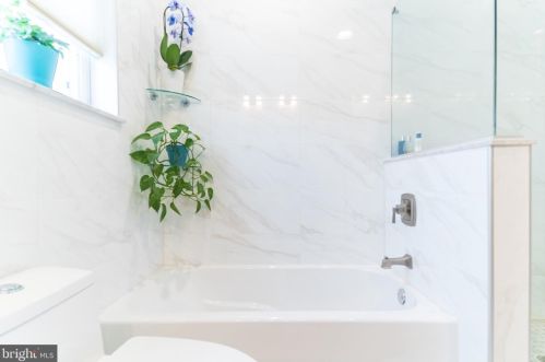 2028 Federal St, Philadelphia PA 19146-3914 exterior