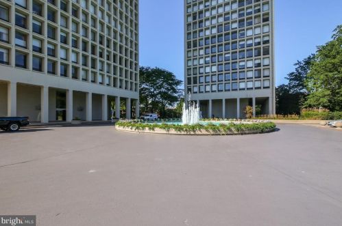 200 Locust St, Philadelphia PA  19106-3915 exterior