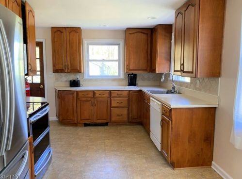 130 Dover Chester Rd, Dover NJ 07869-1901 exterior