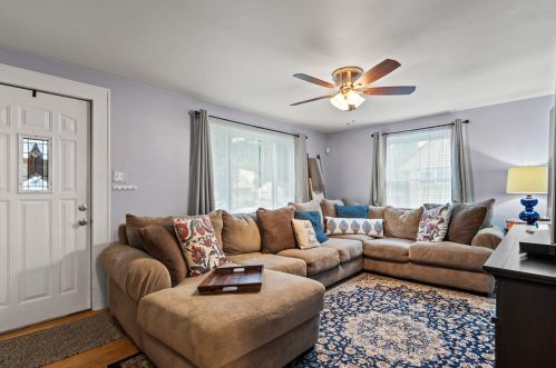 3611 96th St, Milwaukee, WI 53228-1414