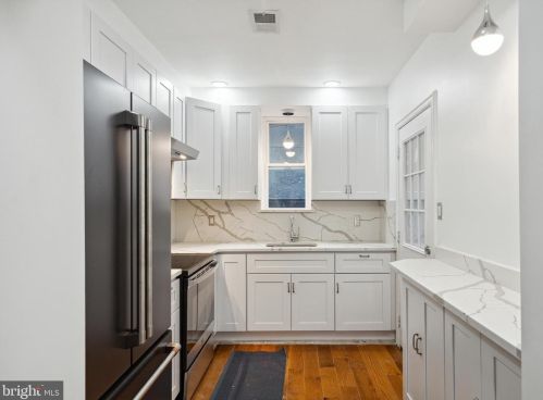 312 Manton St, Philadelphia PA  19147-5213 exterior