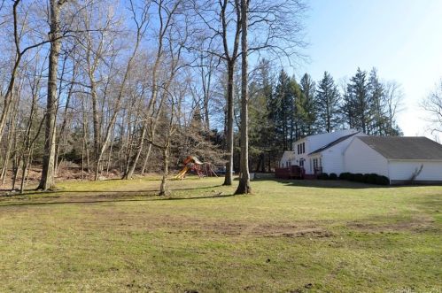 668 Ridgebury Rd, Ridgefield CT 06877-1117 exterior