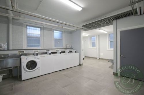 1521 Sherwin Ave, Chicago IL 60626-2171 exterior