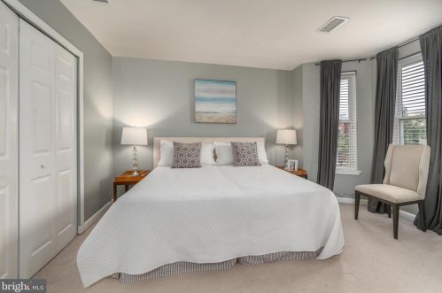 1357 Emerald St, Washington DC 20002-5431 exterior