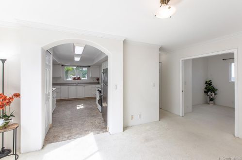 1914 Fern St, Honolulu, HI 96826-3988