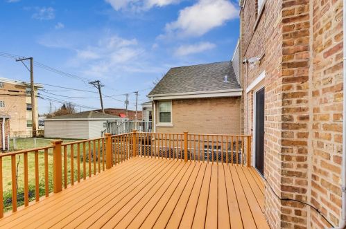 6438 Foster Ave, Chicago IL 60656-2248 exterior