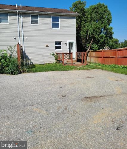 96 Beck Mill Rd, Hanover, PA 17331-3858