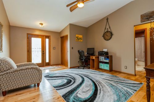 8521 46th St, Milwaukee, WI 53223-3169