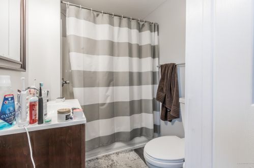 1179 Washington Ave, Portland ME 04103-2042 exterior