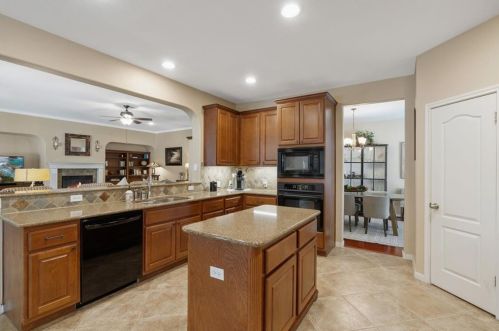 270 Abbott Dr, Austin TX 78737-4536 exterior