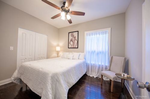 7616 Luella Ave, Chicago IL 60649-4108 exterior