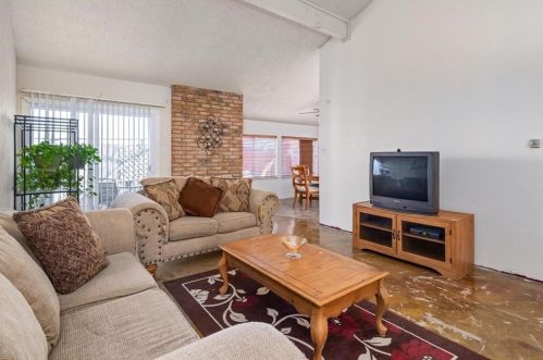 7241 Coronado Cir, Austin TX 78752-2008 exterior