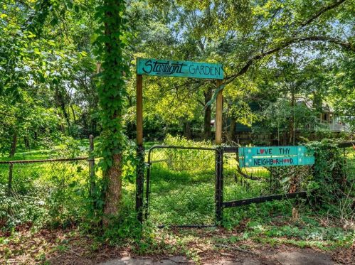 1150 Dobbs Dr, Atlanta GA 30316-4501 exterior