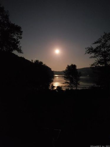 303 Mamanasco Rd, Ridgefield CT 06877-2425 exterior