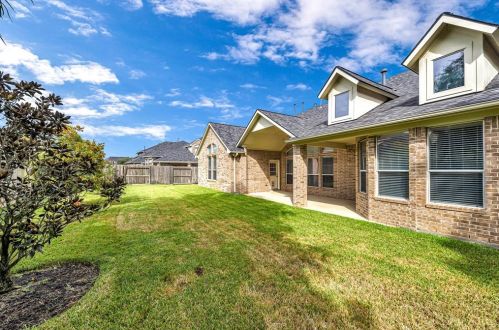 28307 Wild Mustang Ln, Fulshear TX 77441-2064 exterior