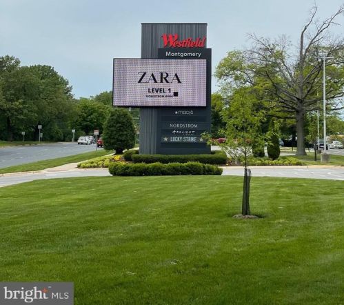 7425 Democracy Blvd, Bethesda MD 20817-1228 exterior