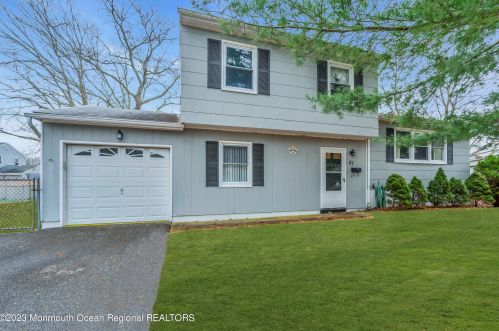 51 Bittern Ln, Berkeley Township, NJ 08721-1947