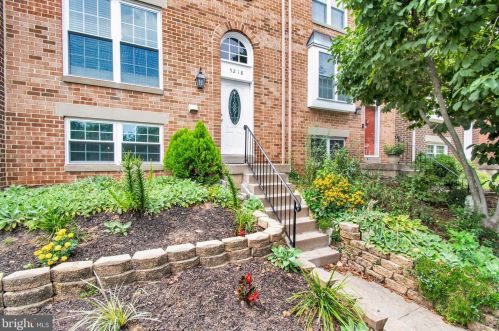 5218 Martinique Ln, Alexandria, VA 22315-3936