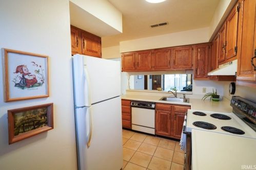 1212 Berkley Cir, Mishawaka IN 46544-4802 exterior