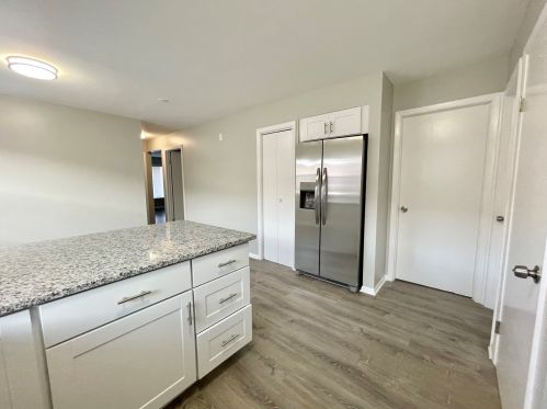 8015 Keeler Ave, Chicago IL  60652-2313 exterior