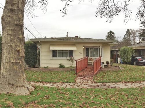 1111 Myrtle St, Turlock, CA 95380-4931