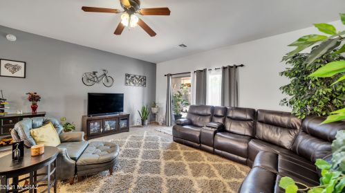 129 Placita Del Polen, Green Valley, AZ 85614-4178