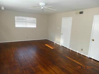 11119 Atwell Dr, Houston TX  77096-6131 exterior