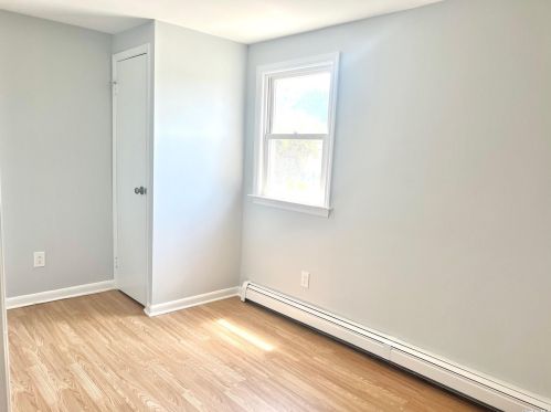 47 22 St, Huntington Station NY 11746-3240 exterior