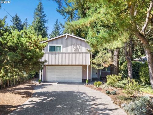 10487 52nd Ave, Portland, OR 97219-5825