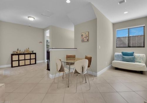 1641 Serrano Cir, Naples FL 34105-4953 exterior