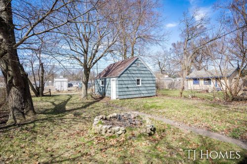 2141 Continental St, Meskegon MI  49444-1213 exterior