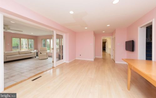 2076 Packard Ave, Huntingdon Valley PA 19006-6418 exterior