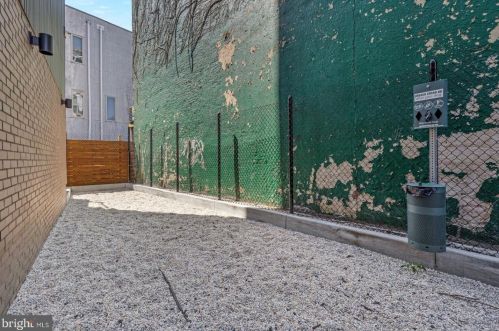 2559 Amber St, Philadelphia PA 19125 exterior